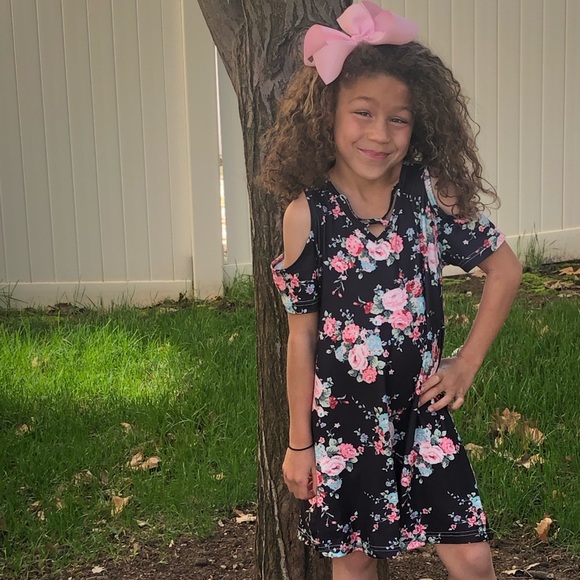 Cold Shoulder Dress The June Floral on Black - Picture 3 of 8